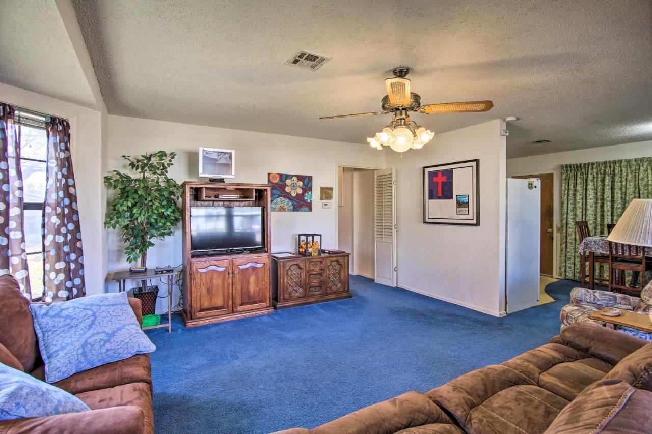 Dog-Friendly Bartlesville Retreat With Yard! 外观 照片