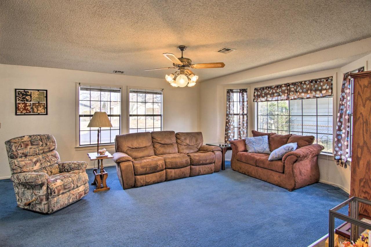 Dog-Friendly Bartlesville Retreat With Yard! 外观 照片